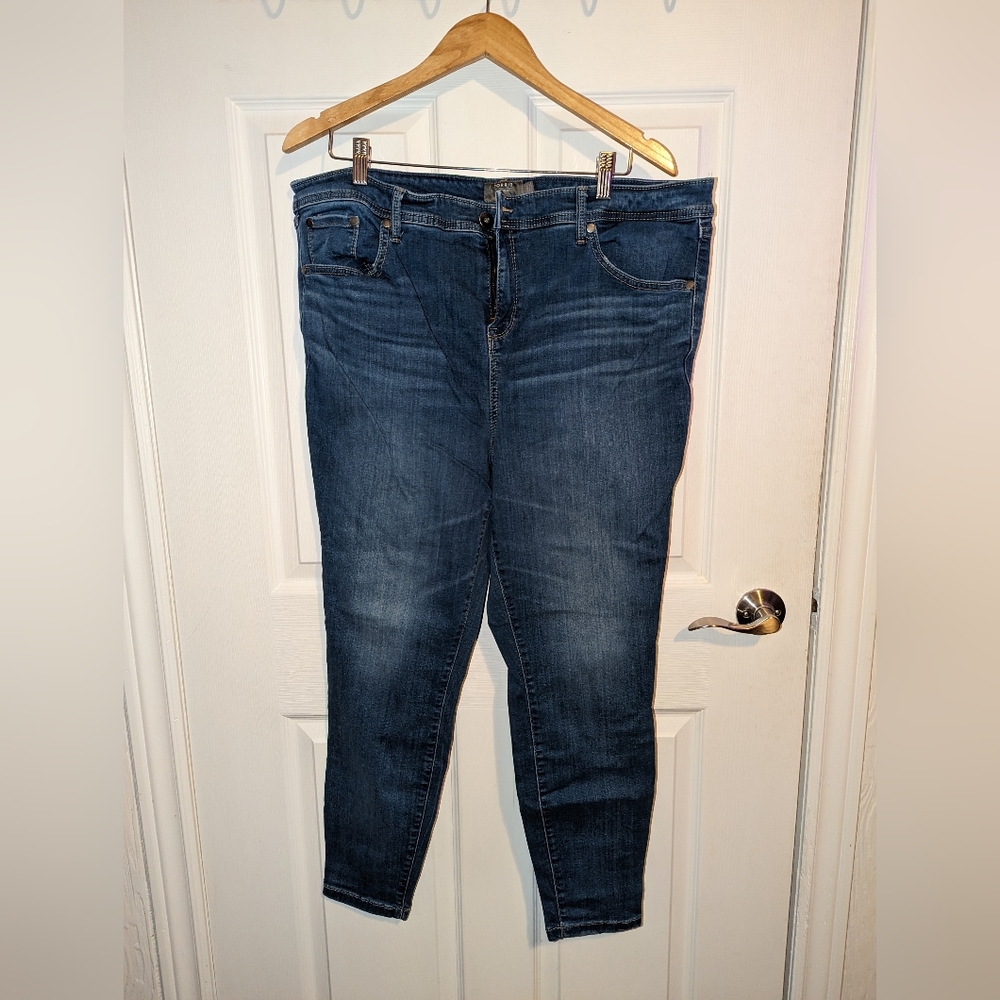 Torrid High-Rise Midfit Skinny Jeans